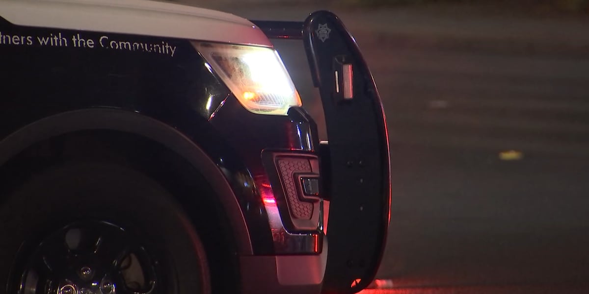 Pedestrian injured, driver flees in central Las Vegas crash