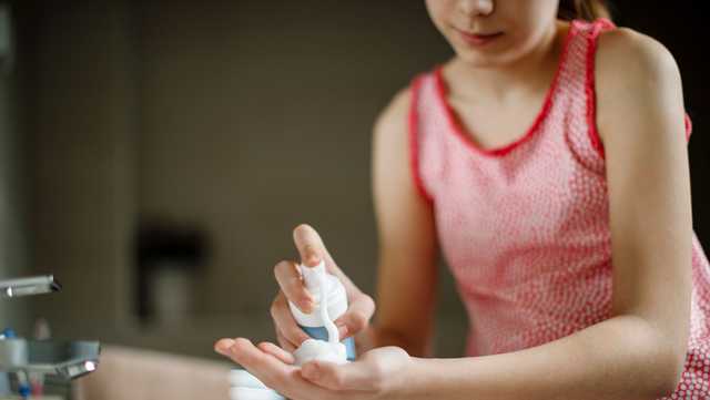 Teen skin care trends: Risks of social media influence