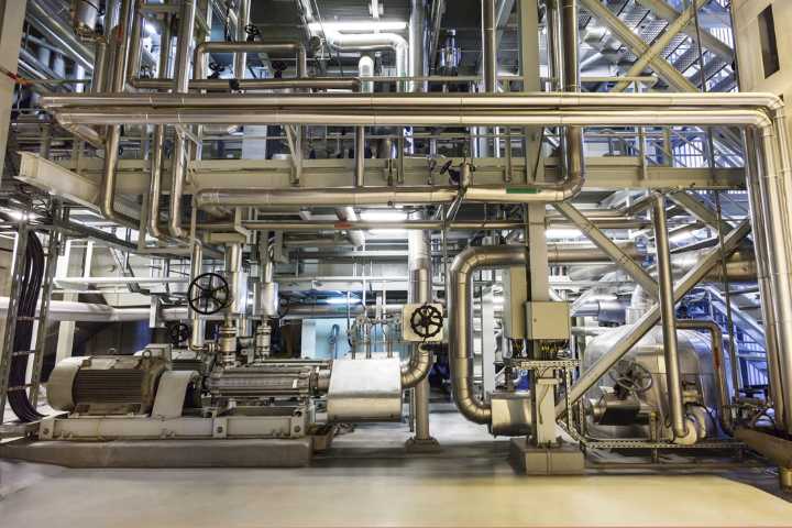 Para evitar apagones, mantienen en funcionamiento otra vieja central eléctrica durante el verano