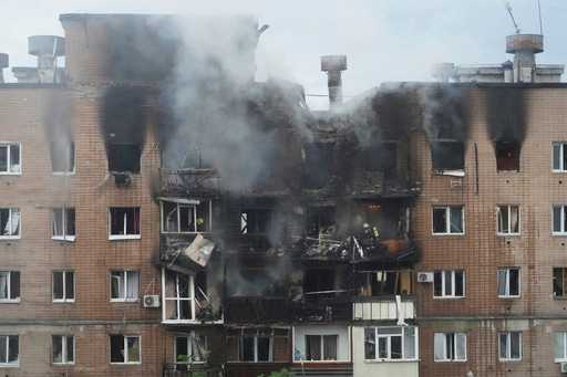 Russian attacks on eastern Ukrainian city of Kharkiv kill 4, wound more than two dozen
