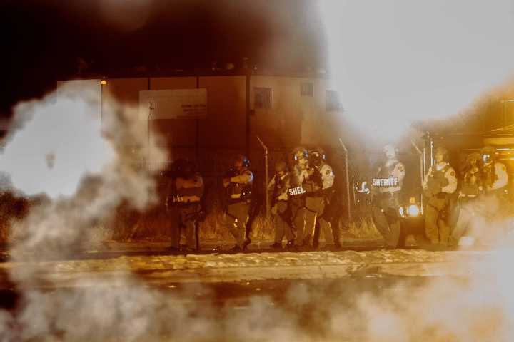 "Inflamar tensiones y sembrar caos". Lo que hay que saber sobre las protestas de ICE en Los Ángeles mientras Trump ordena el despliegue de la Guardia Nacional