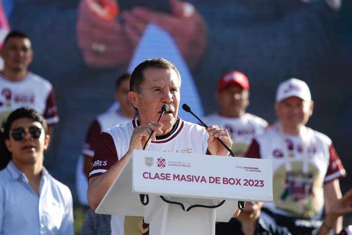 Julio César Chávez minimiza al boxeo y aplaude las peleas de la MMA
