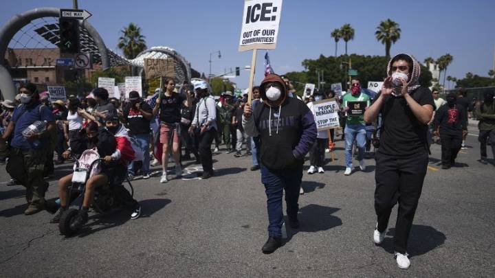 Trump officials quietly discuss moves in LA that avoid invoking Insurrection Act, but it’s not off the table