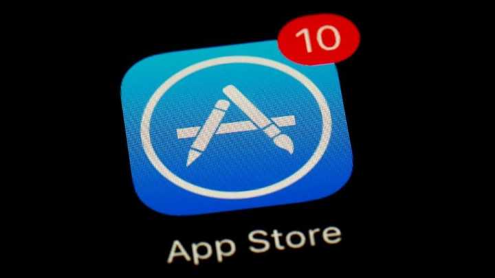 Court denies Apple's request to halt ruling blocking fees, risking company billions