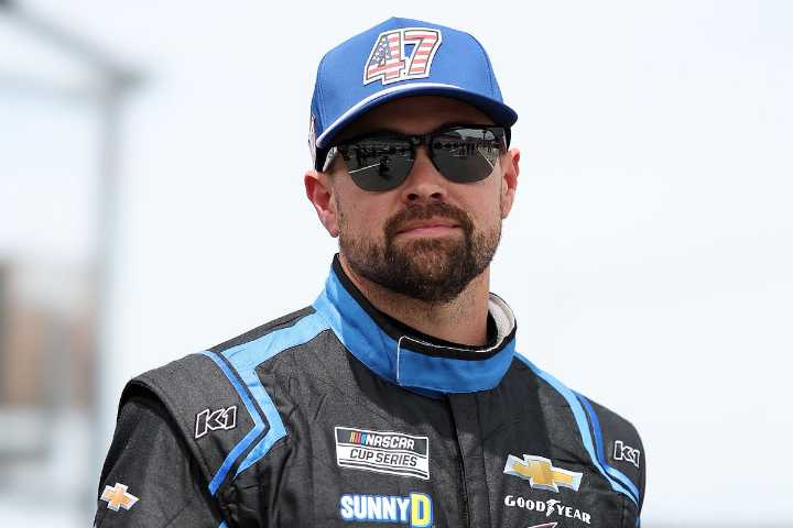 Window for Forgiveness Closes for Carson Hocevar as Ricky Stenhouse Jr Responds to His Silence Despite assuring a conversation with Ricky Stenhouse Jr, Carson Hocevar avoids it after Nashville - and t