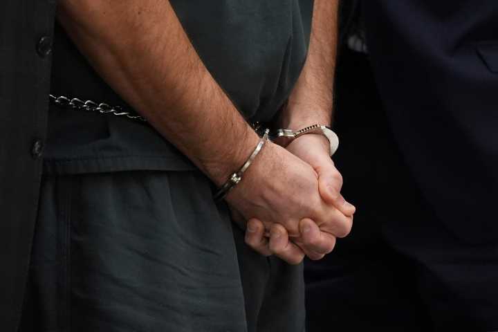 Latino de 22 años, sospechoso de matar a policía hispano en Baldwin Park