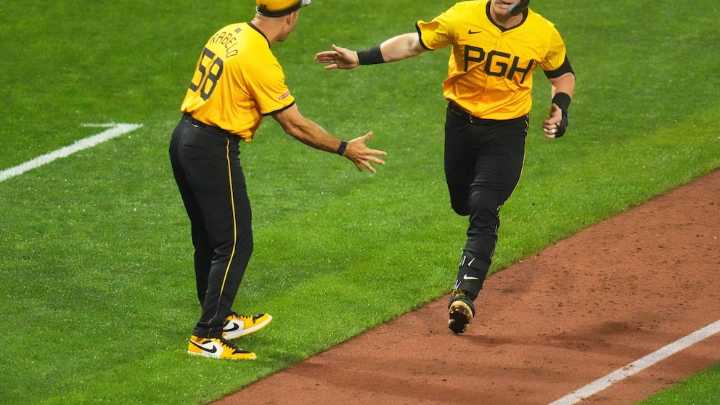 Adam Frazier has 3 hits, scores winning run as Pirates top Phillies 5