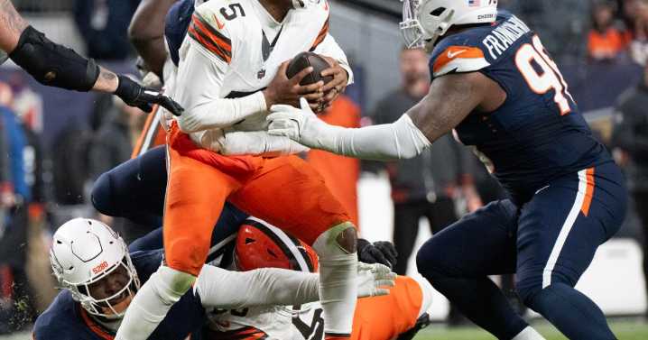 Broncos DE John Franklin-Myers to attend mandatory minicamp