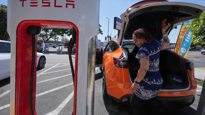 Transportation chief seeks to weaken fuel economy standards, calls Biden