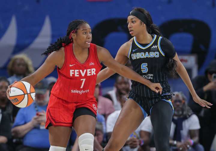 Fever Squander Sky 79-52 in Chicago