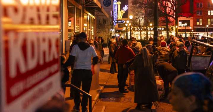 KDHX supporters push to delay station sale and submit plans for a radio rebirth