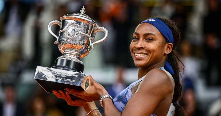 Coco Gauff defeats top-ranked Aryna Sabalenka in 3 sets to win her first French Open title
