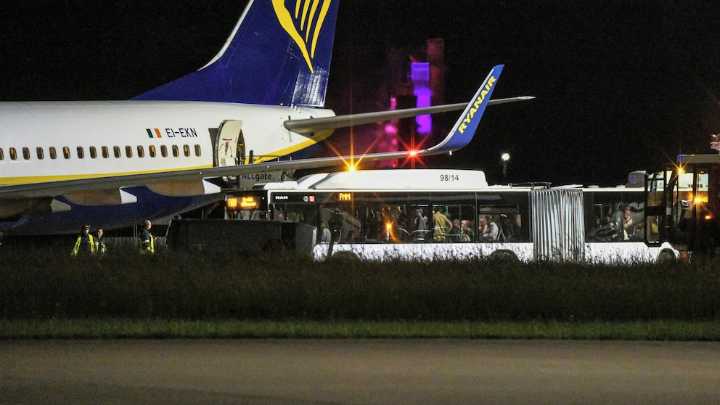 9 injured as flight hit by violent turbulence