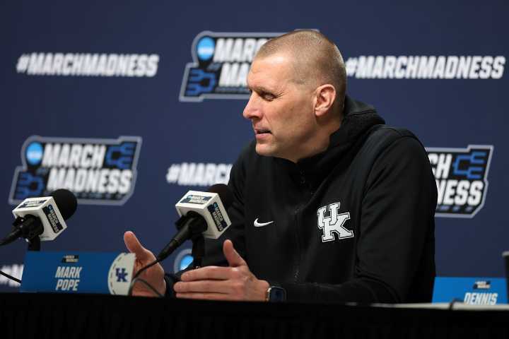 Kentucky Coaches' Random Encounter With Hollywood Icon