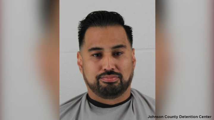 Arrestan a legislador del condado Jackson por violar orden de restricción
