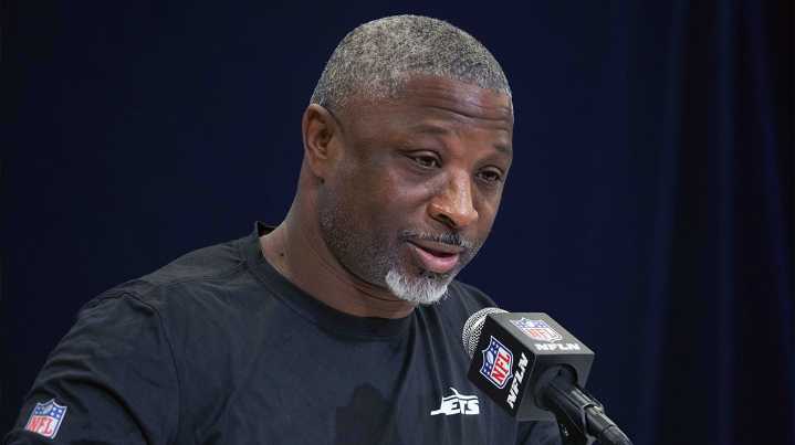 Jets’ Quincy Williams reveals how Aaron Glenn is already challenging him
