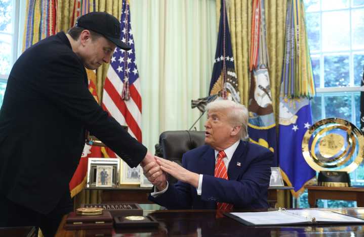 Elon Musk y Donald Trump enganchados en guerra de posts