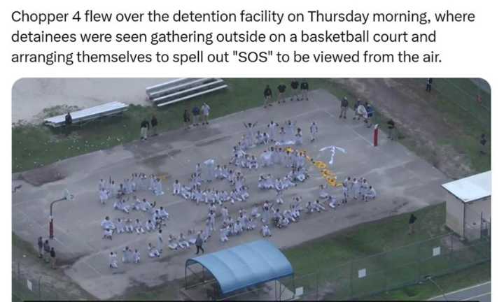 Migrantes detenidos en Miami forman con sus cuerpos un 'SOS' ante hacinamiento en Krome