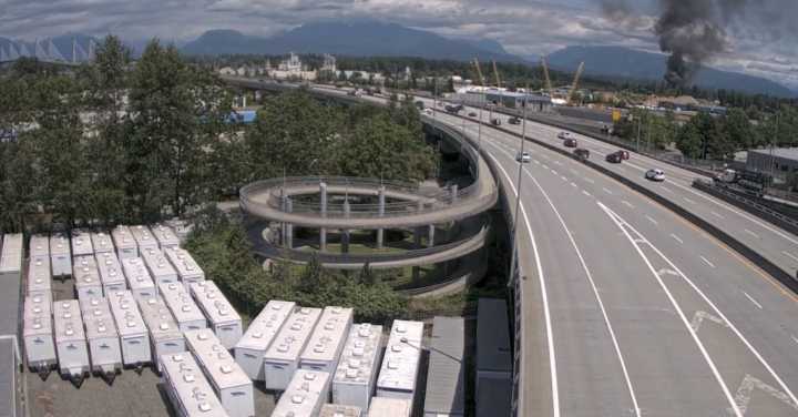 Langley fire has smoke billowing into air near Golden Ears Bridge