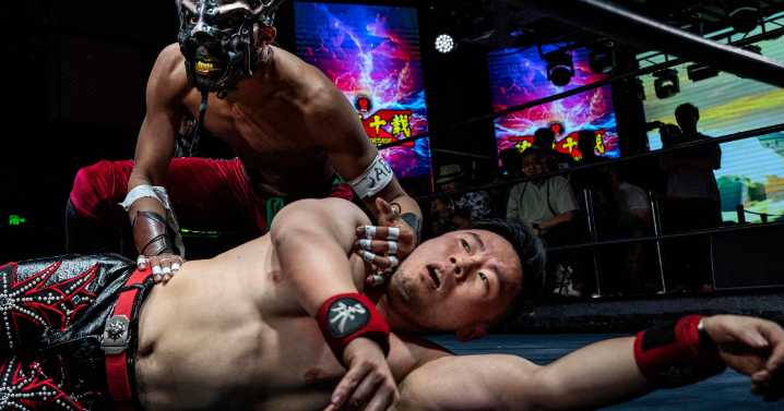 With kung fu kicks and dragon masks, pro wrestlers find new fans at fight night in China