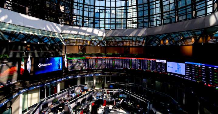 Bolsa Mexicana cae hoy, 6 de junio, golpeada por rebaja del Bank of America a Walmex