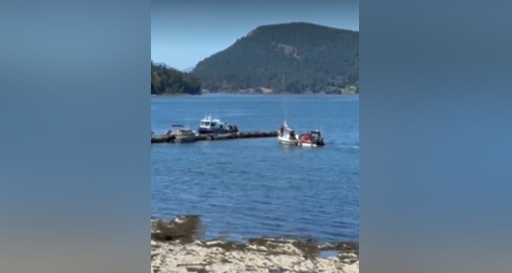Crews rescue sailboat caught in rough waters off of Galiano Island