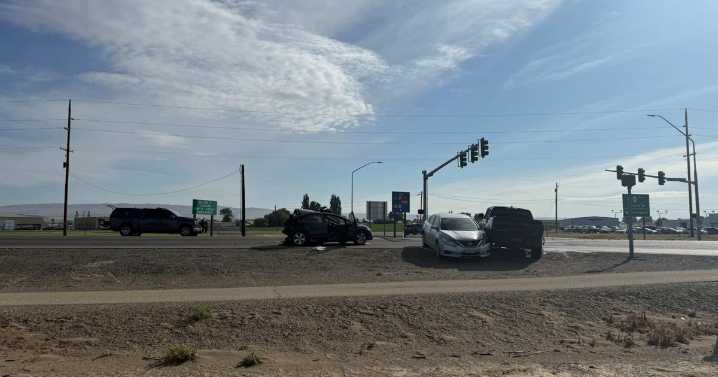 One dead at hospital after Sunnyside collision, driver suspected of DUI