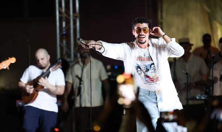 Gobierno regalará entradas para conciertos de Bad Bunny a funcionarios y estudiantes