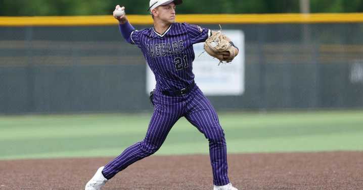 Fort Zumwalt West holds off De Smet in opener of Class 6 quarterfinal series