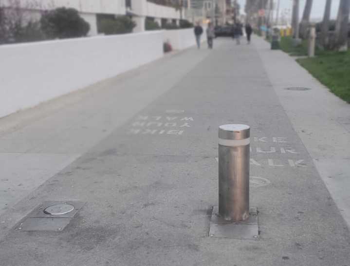 Venice Shorts: Bye to the Bollards