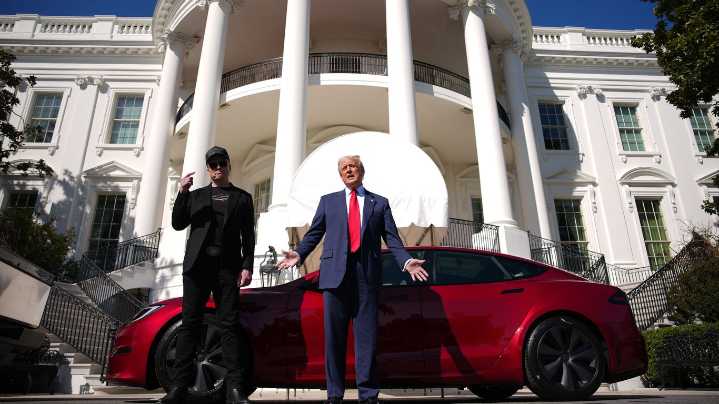 Tesla stock plunges as Musk-Trump tension blows up