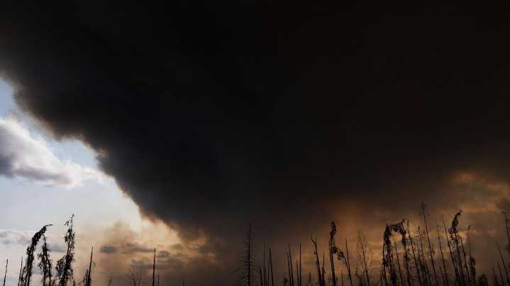Air quality worsens in eastern US as Canadian wildfire smoke hangs over Midwest