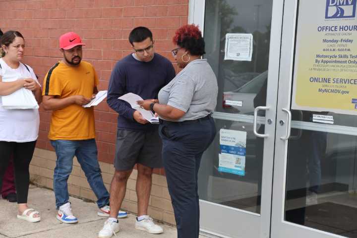 20 oficinas del NCDMV atienden los sábados durante el verano