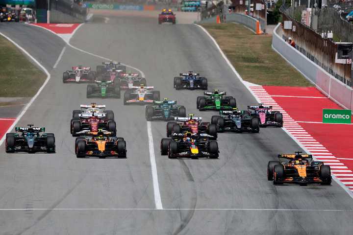Norris thinks McLarens rivals are catching up in race trim