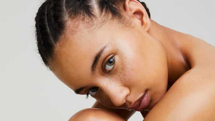 Why an Exfoliating Body Wash Is a Summer Skin Essential
