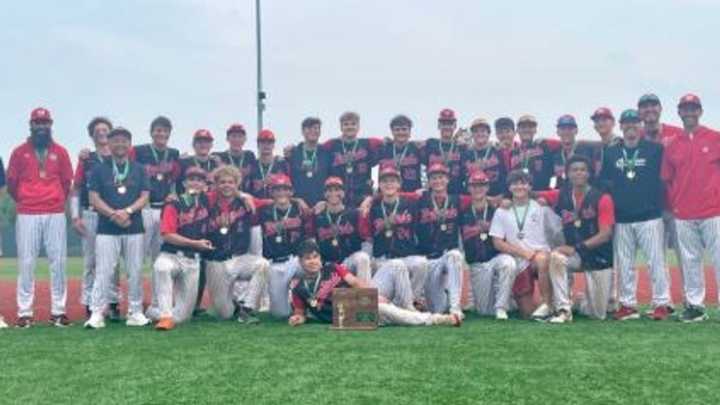 Lakota West upsets Moeller to win first regional title since 2017