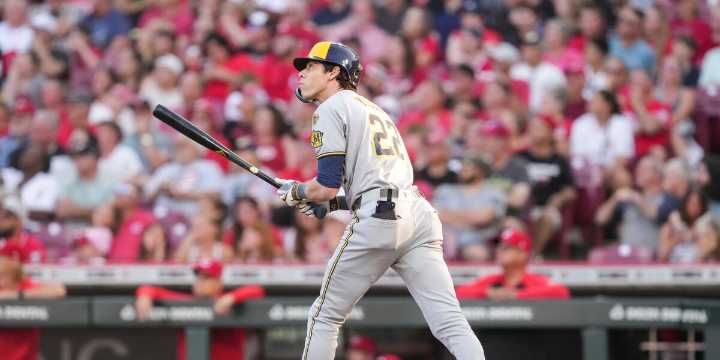 Christian Yelich’s homer powers Brewers to 8th straight win, beating Reds 3