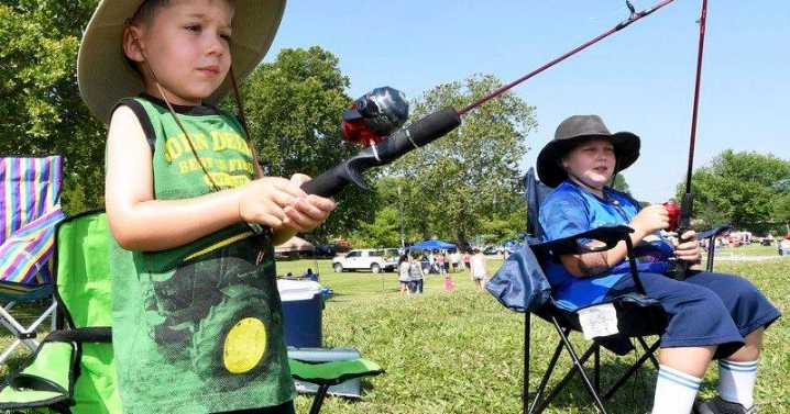 Kids take over Kellogg Lake Park for free fishing on Saturday