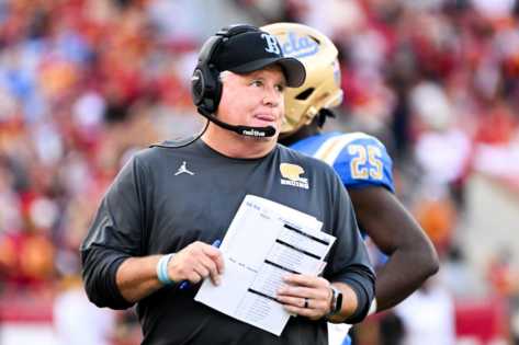 After Eagles Legend Blasted Chip Kelly, Ashton Jeanty Clears Feelings on Raiders Coach Ashton Jeanty is excited to work with Chip Kelly despite former Eagles legend DeSean Jackson criticizing the 61-y