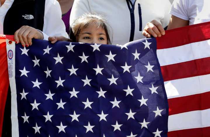 Menos nacimientos en Estados Unidos: ¿por qué las deportaciones de Trump afectan la economía? (podcast)