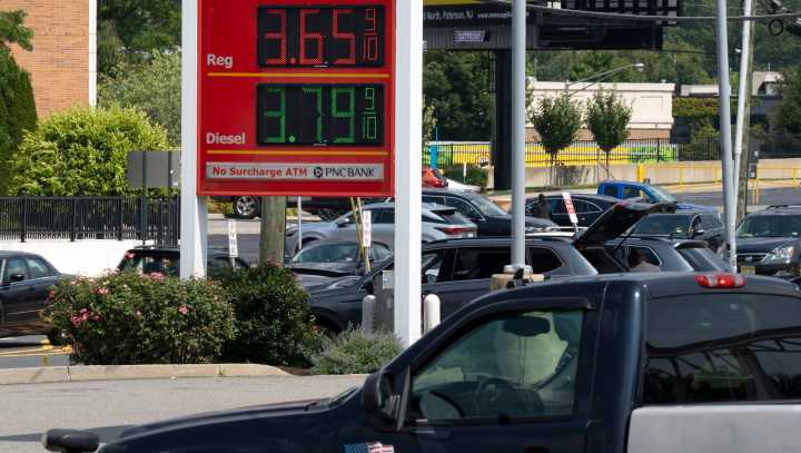 Wawa ends ability to 'fill it regular, cash' at its gas stations
