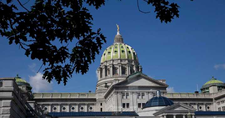 Pa. House committee advances bill to end Sunday hunting limits
