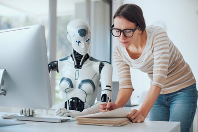 Undervalued and Profitable: 2 Artificial Intelligence (AI) Stocks for Buffett