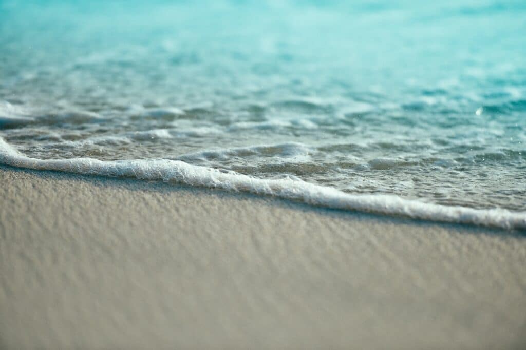 Hygiene-Safe Snacks for the Beach: Keeping It Clean and Delicious by the Shore