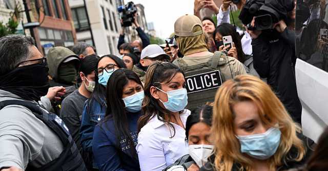 Left-Wing Groups Publish ICE Agent Locations, Hoping to Disrupt Deportations
