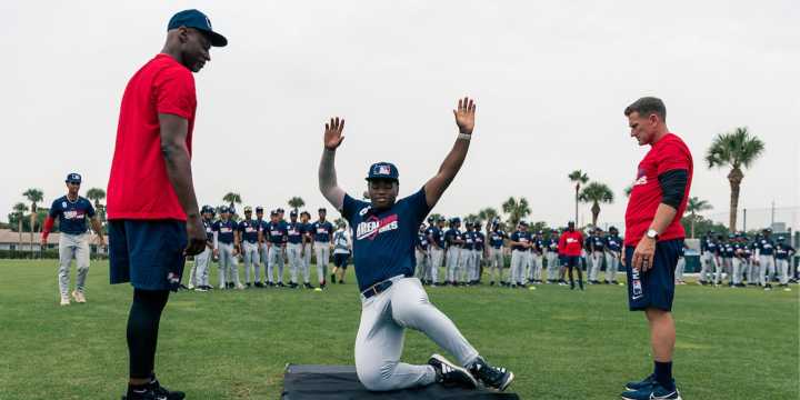 Top high schoolers develop skills at MLB Breakthrough Series