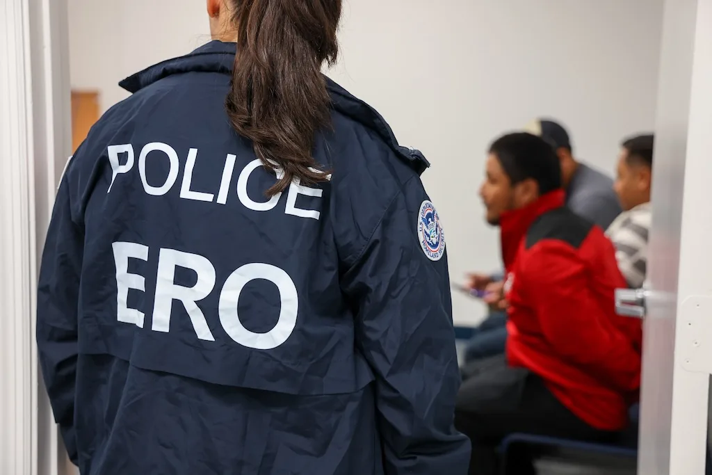 Anuncian operativo contra inmigrantes con visa vencida tras ataque terrorista