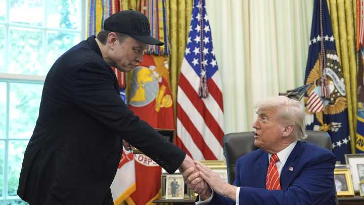 Cómo el 'bromance' entre Elon Musk y Donald Trump se deshizo en acusaciones y críticas mutuas