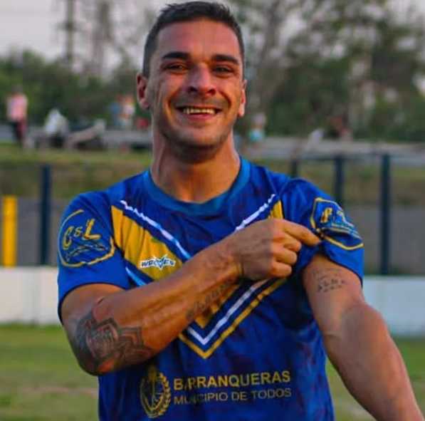 Footballer collapses and d!es on pitch during match hours after sending a message to fans about ‘life’