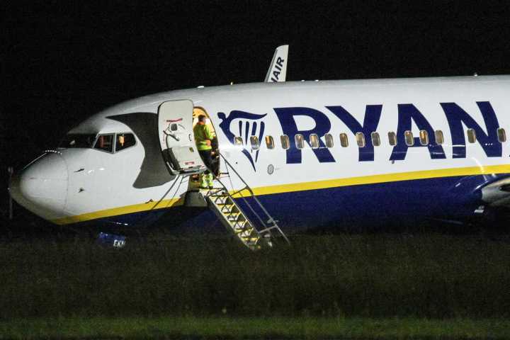 9 Injured, Including 2-Year-Old, After Plane Hits Thunderstorm: Reports